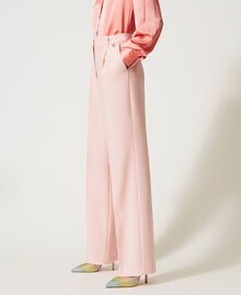 Широкие брюки с карманами