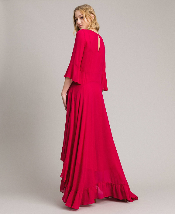 Длинное платье с оборками