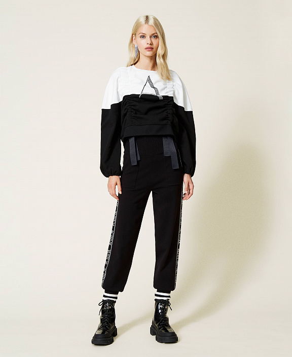 Брюки-джоггеры с лампасами