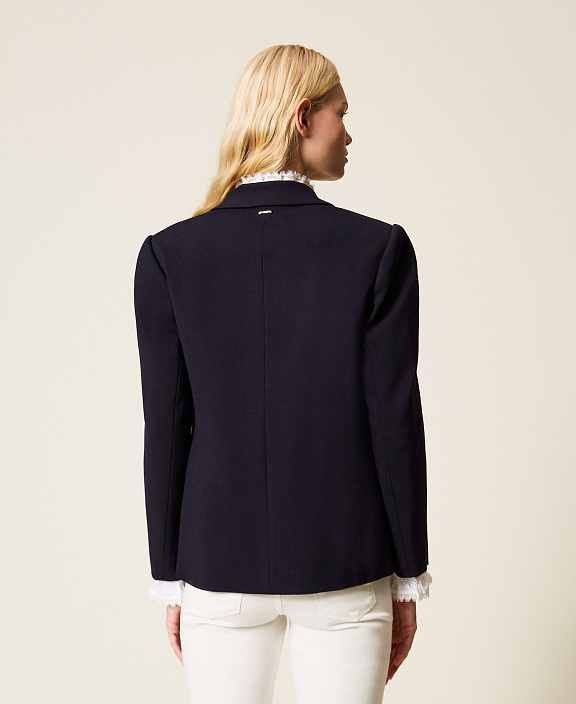 Блейзер с декоративными пуговицами