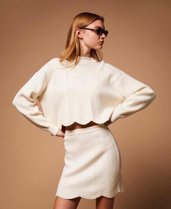 Трикотажная мини-юбка с фестонами