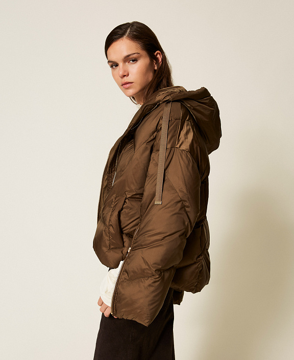 Укороченный пуховик