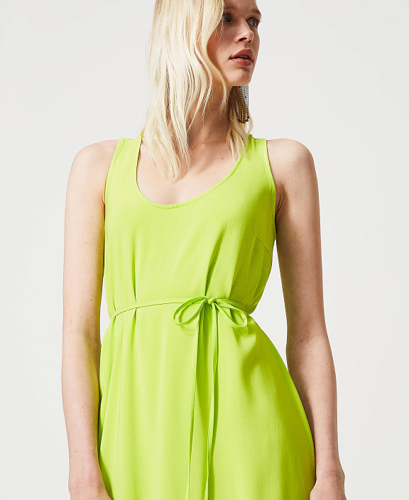 Длинное платье с воланом