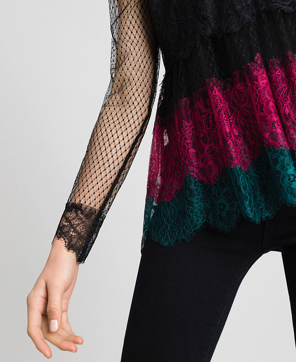 Кружевная блуза колор-блок