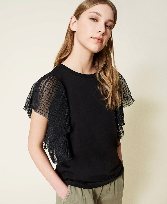 Футболка с рукавами бабочками