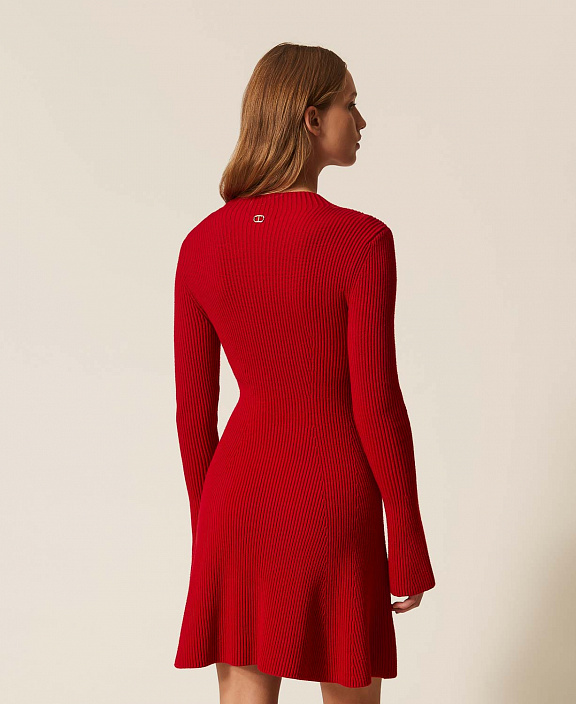 Короткое трикотажное платье из смесовой шерсти