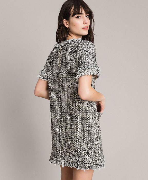 Короткое платье из твида