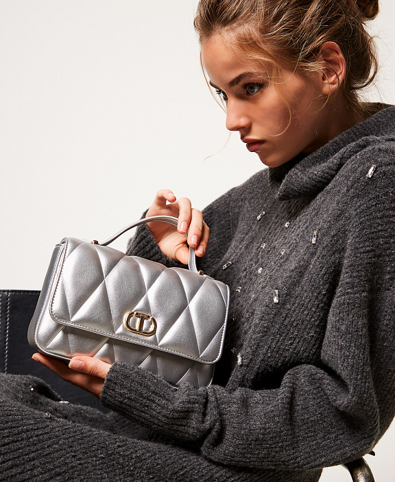 Маленькая стеганая сумка через плечо