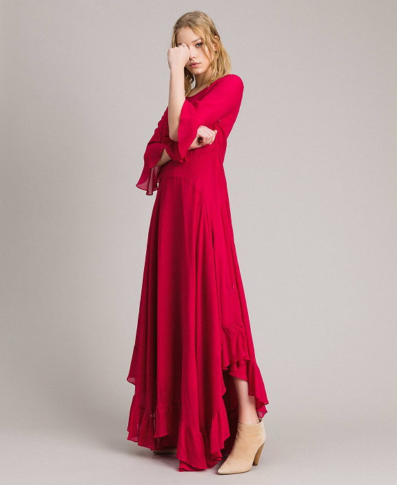 Длинное платье с оборками