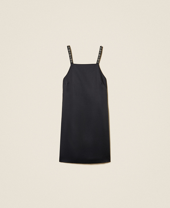 Короткое платье из атласа-дюшес с вышивкой