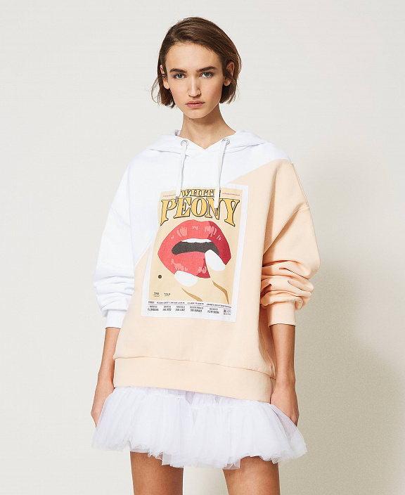 Длинная толстовка в стиле колор-блок с принтом