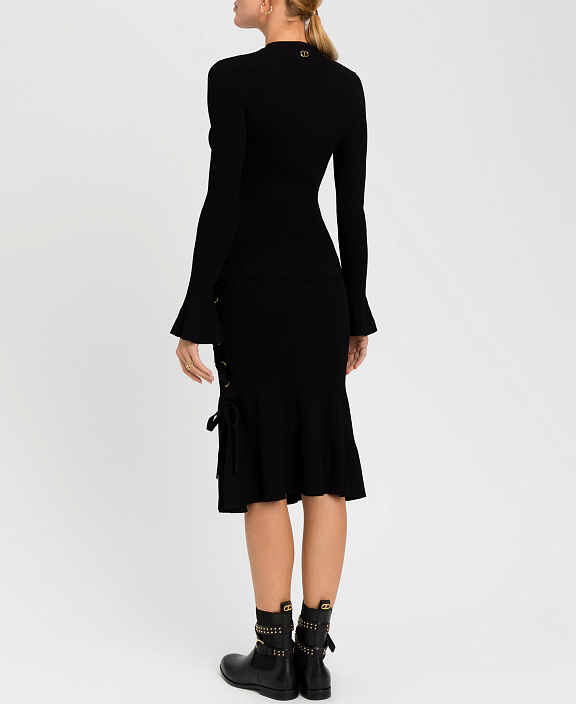 Пуловер с завязками и V-образным вырезом