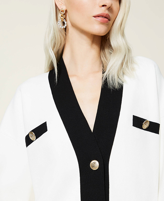 Кардиган с золотыми пуговицами