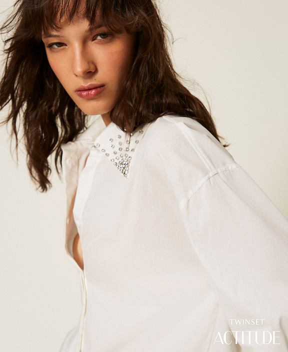 Рубашка из поплина со стразами