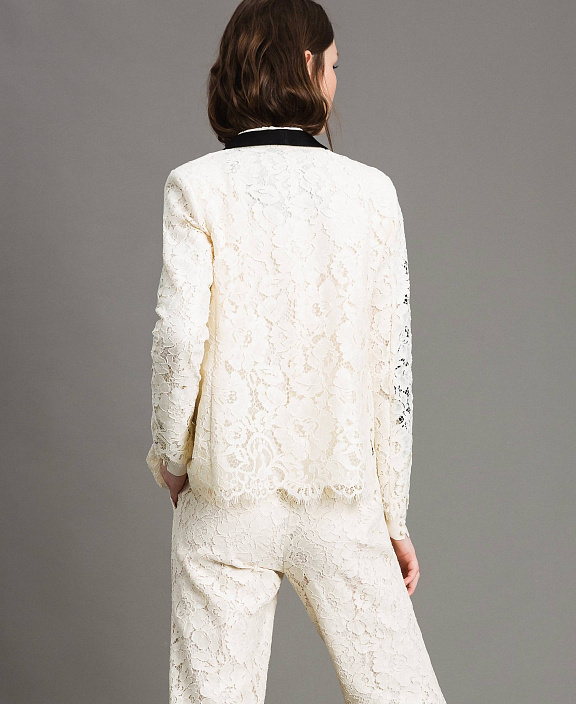 Жакет с контрастным лацканом