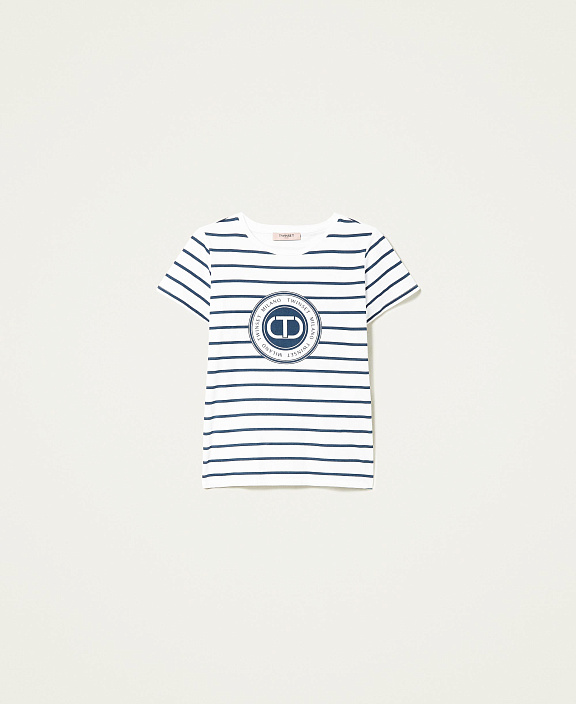 Полосатая футболка