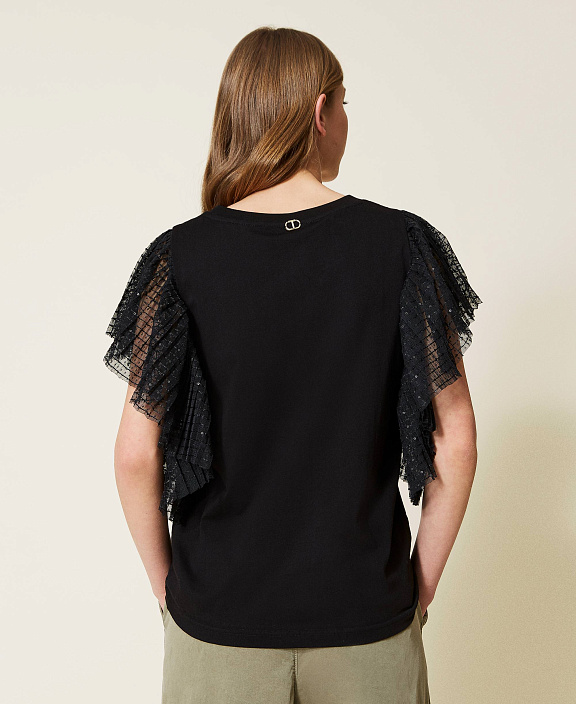 Футболка с рукавами бабочками