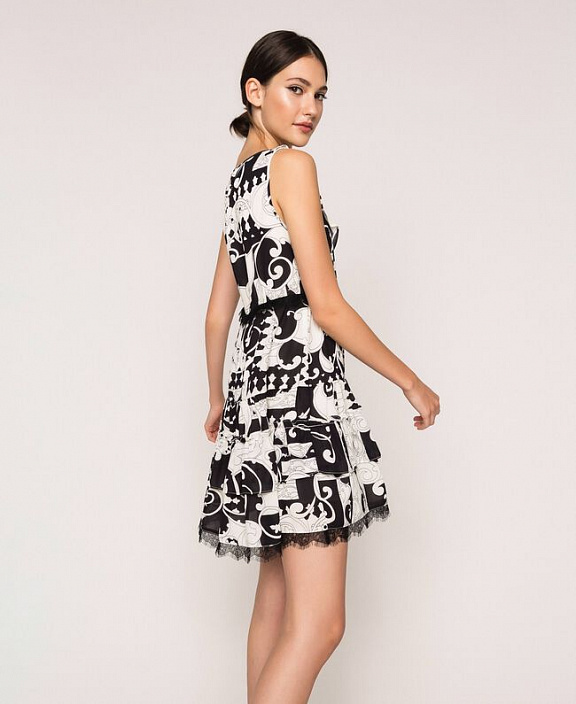 Короткое платье с принтом