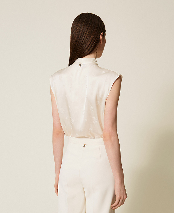 Топ из жаккардового атласа с бантом