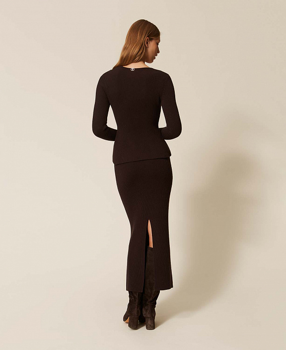 Юбка макси из трикотажа в рубчик