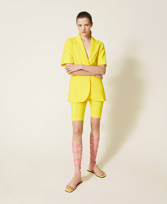 Облегающие шорты-бермуды с карманами