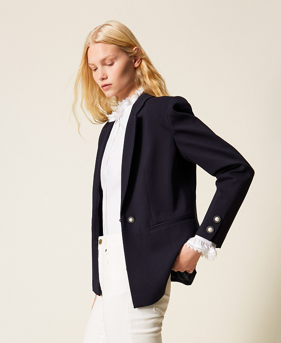 Блейзер с декоративными пуговицами