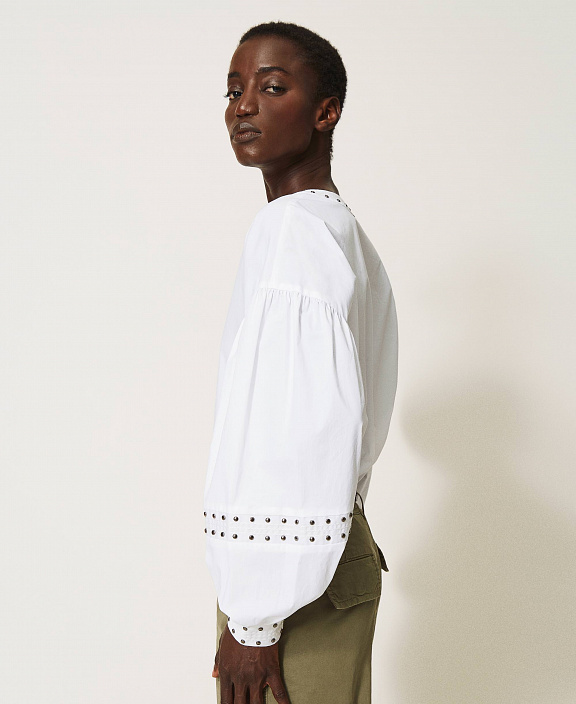 Блуза из поплина с заклепками