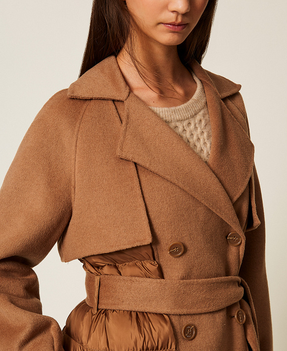 Двубортное пальто с поясом и стегаными вставками