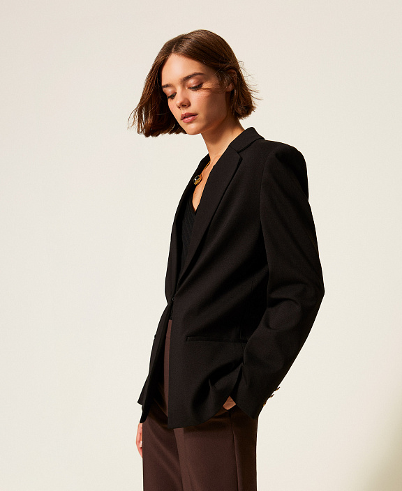 Зауженный блейзер с карманами