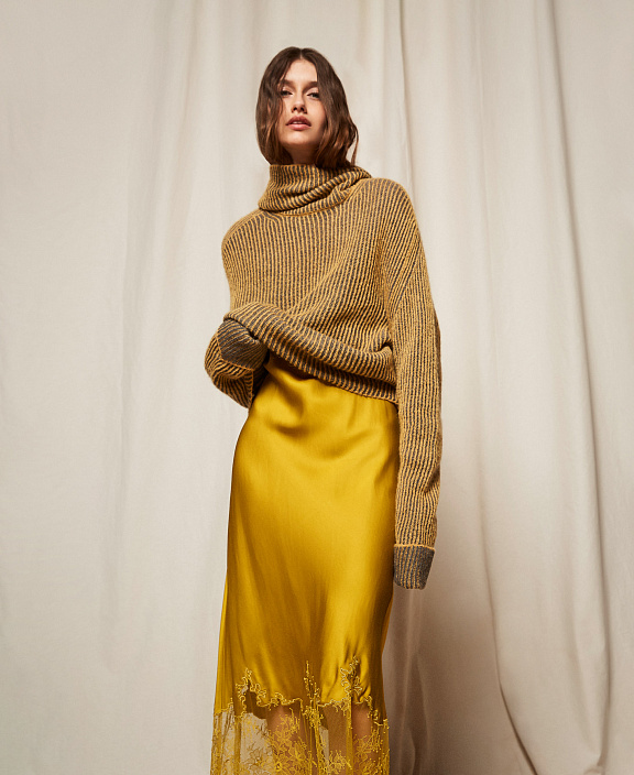 Джемпер из смесовой шерсти платированного переплетения с воротником-стойкой