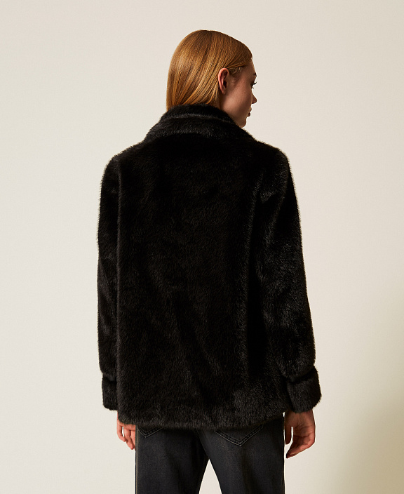 Полушубок из искусственного меха