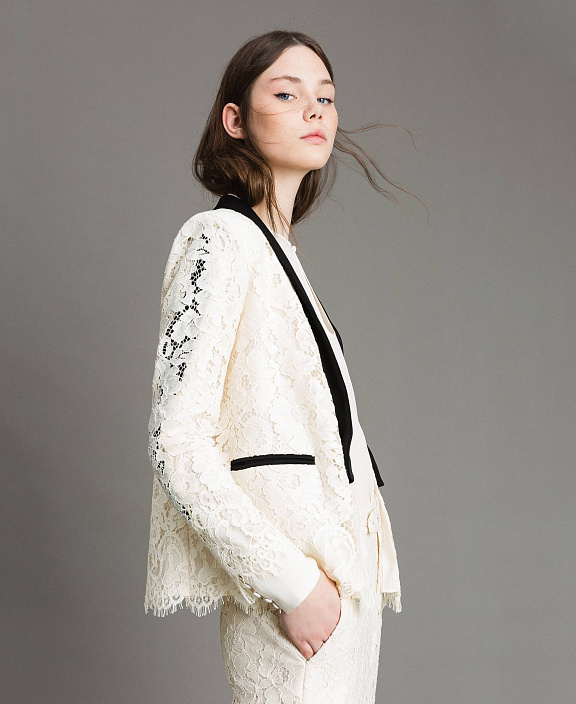 Жакет с контрастным лацканом