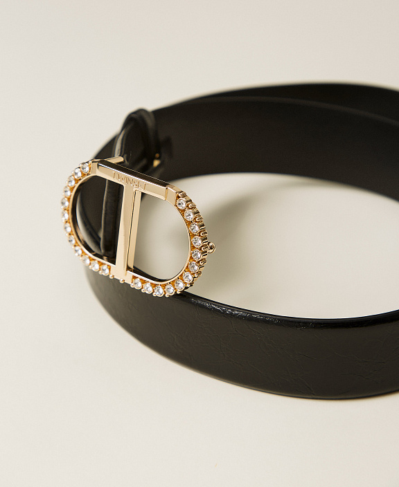 Тонкий ремень с пряжкой