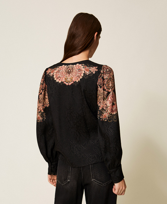 Блуза с узором пейсли