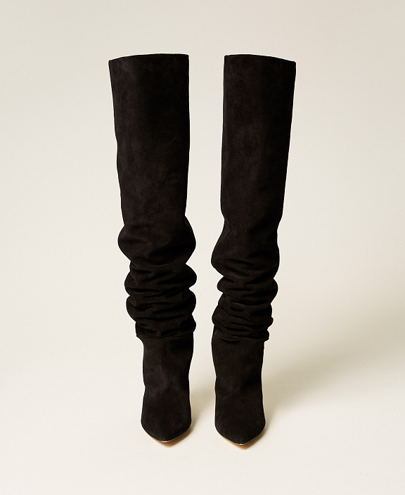 Высокие замшевые сапоги