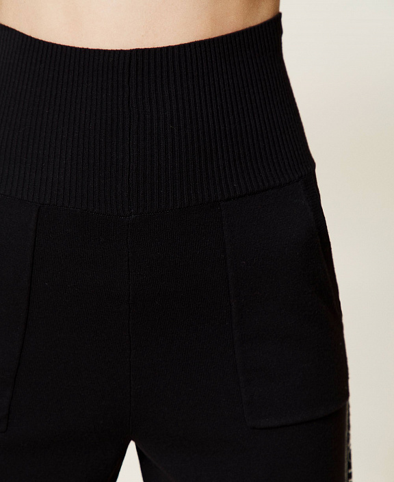 Брюки-джоггеры с лампасами