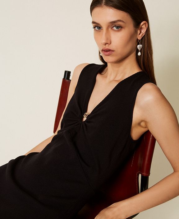 Трикотажное платье миди без рукавов