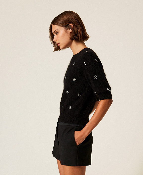 Джемпер из смесовой ангоры, украшенный стразами