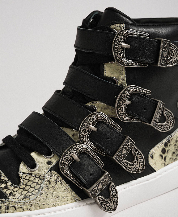 Высокие сникеры с ремешками и вставками с животным принтом