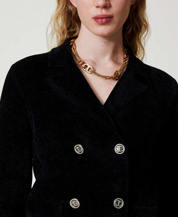 Двубортный жакет из трикотажа