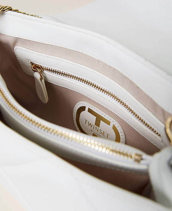 Сумка через плечо из кожи с заклепками