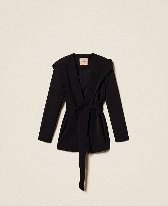 Куртка с капюшоном и поясом