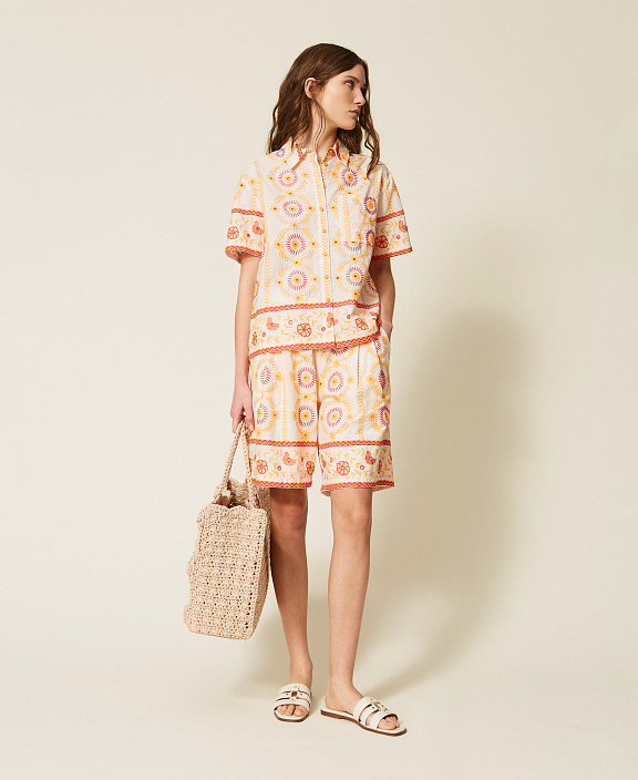 Рубашкас графичным принтом