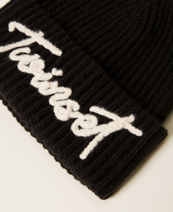 Шапка-бини с логотипом