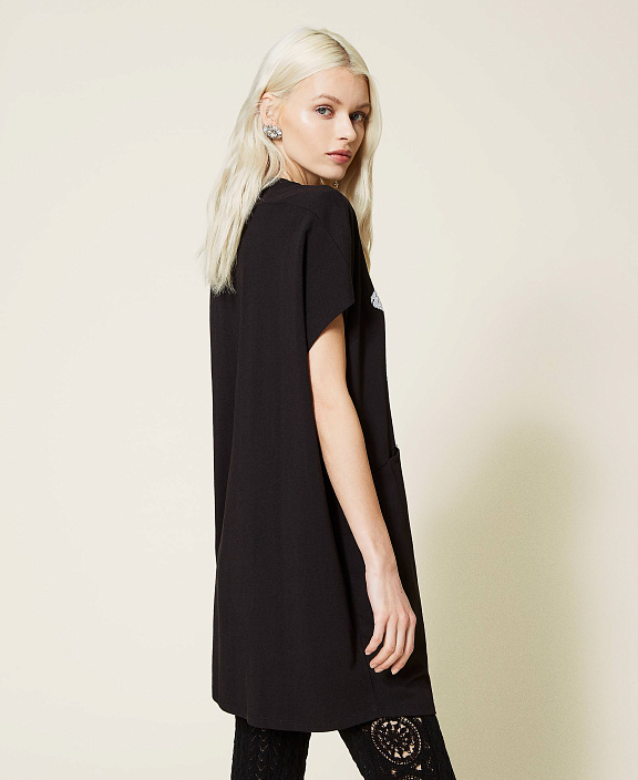 Платье-толстовка и кружевом