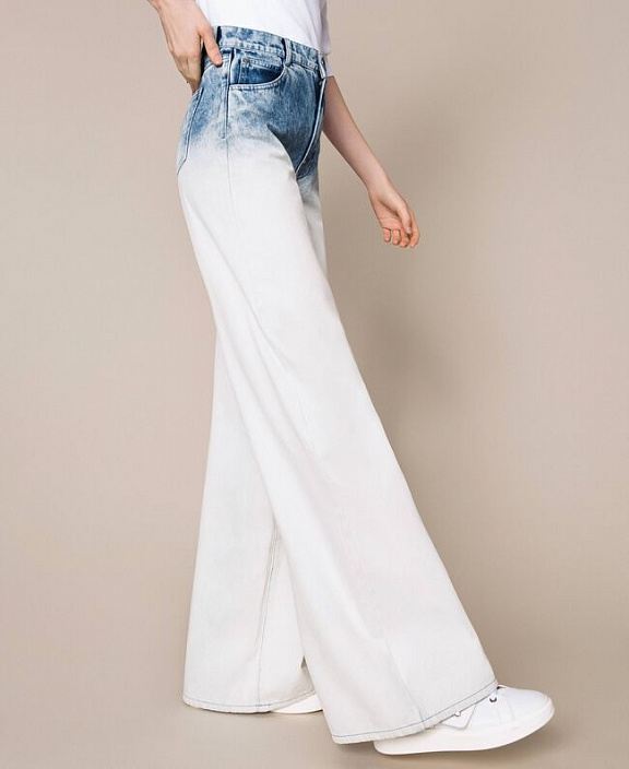 Широкие джинсы