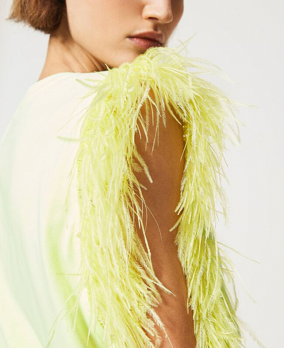 Топ Hydra с перьями