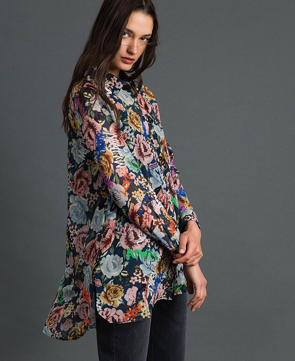Длинная рубашка с цветочным принтом и граффити