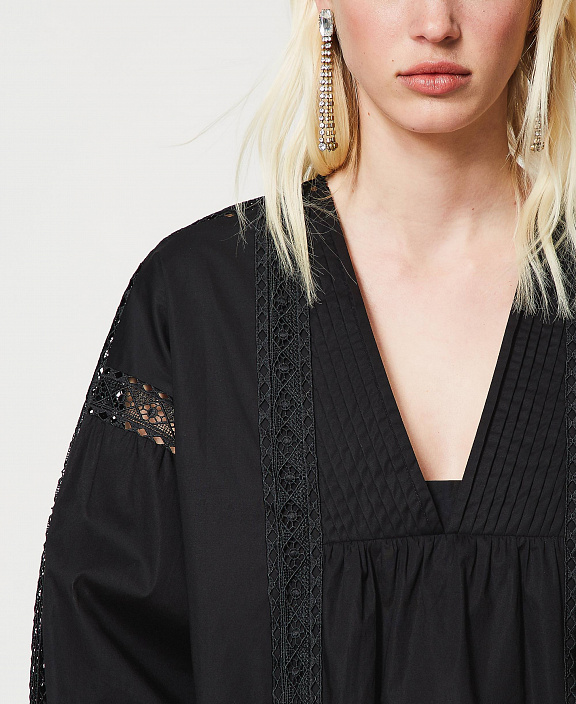 Поплиновая блуза с кружевной отделкой