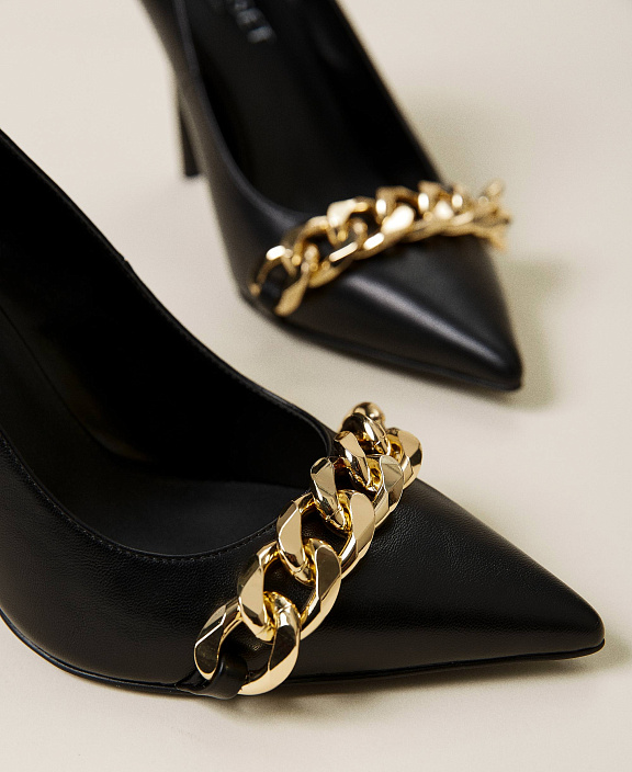 Туфли-лодочки с цепочкой
